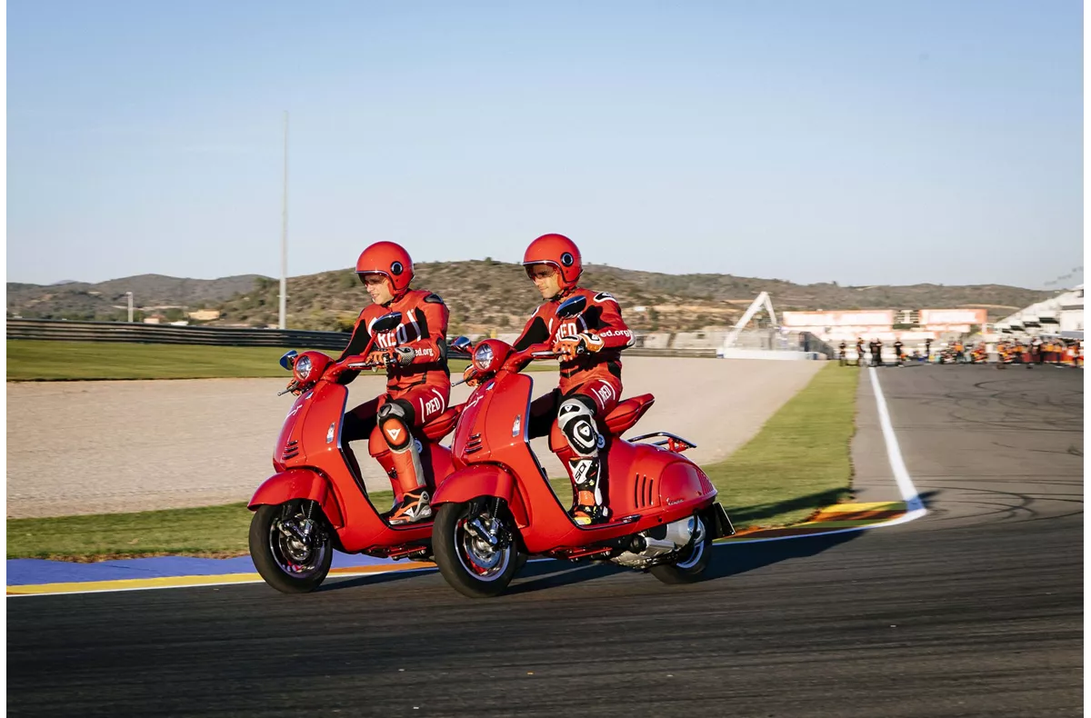 Vespa 946 125 i.e. 3V RED Vespa 946 125 i.e. 3V RED